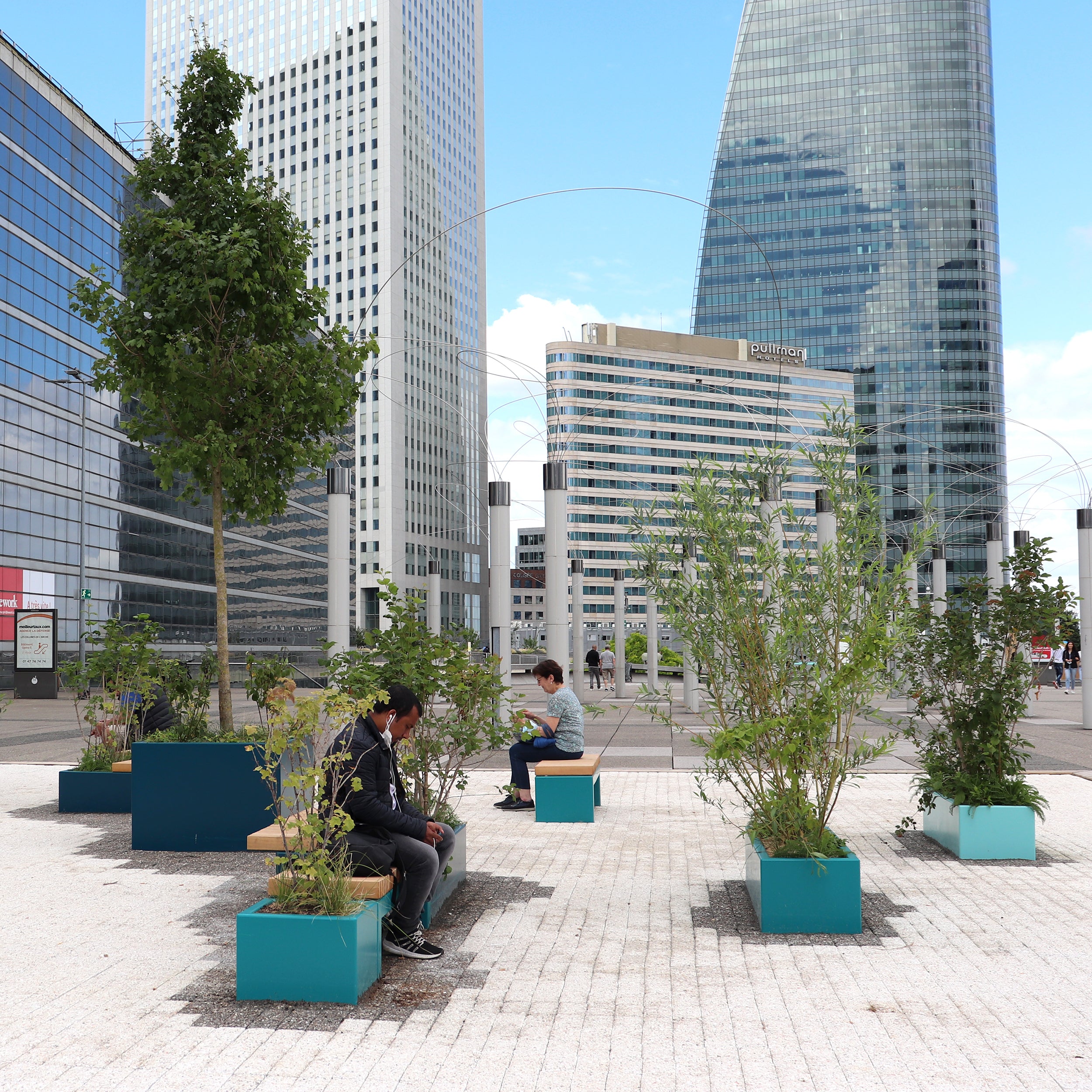 aménagement urbain mobiliers parvis de la défense