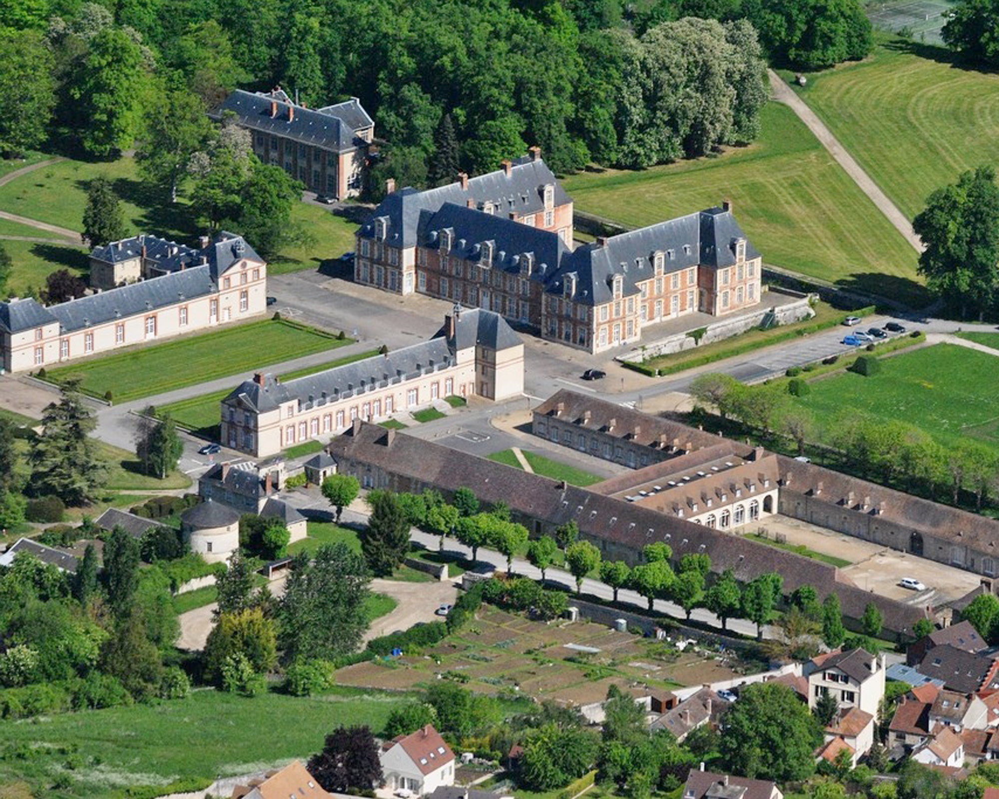 vue aerienne du chateau