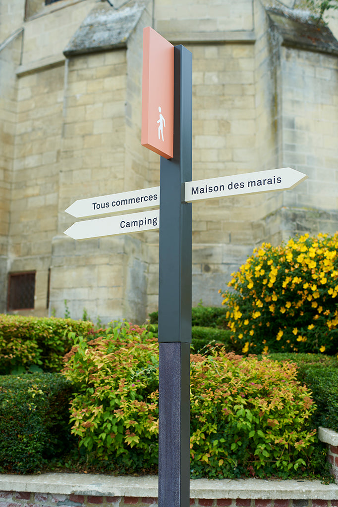 Design d’un mobilier urbain sur-mesure pour valoriser l’orientation des piétons
